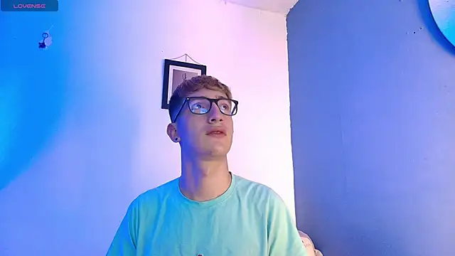 Snapshot of Erick_Taylor3 chatting on 21, 5, 2026 Erick Taylor3 online show from 21, 5, 2026