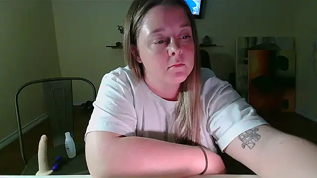 Artgirlie31 online show from 12, 11, 2025