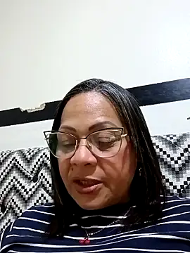 Snapshot of milf_Anguie50 chatting on 23, 10, 2025 milf Anguie50 online show from 23, 10, 2025