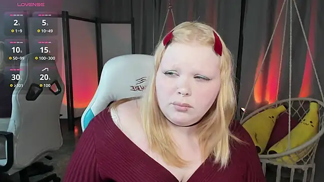 Snapshot of LottieReed chatting on 10, 5, 2026 LottieReed online show from 10, 5, 2026