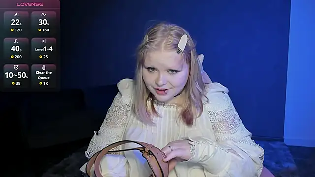 Snapshot of LottieReed chatting on 16, 5, 2026 LottieReed online show from 16, 5, 2026