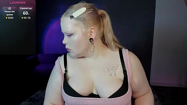 Snapshot of LottieReed chatting on 20, 5, 2026 LottieReed online show from 20, 5, 2026