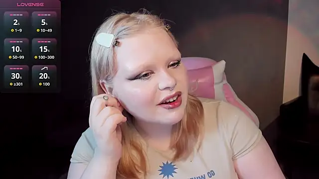 Snapshot of LottieReed chatting on 21, 5, 2026 LottieReed online show from 21, 5, 2026