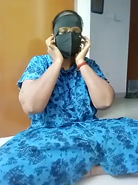 Snapshot of tamilammu1431 chatting on 2, 2, 2026 tamilammu1431 online show from 2, 2, 2026