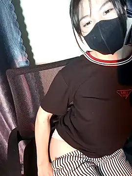 Snapshot of Cherry_Le02 chatting on 20, 3, 2026 Cherry Le02 online show from 20, 3, 2026