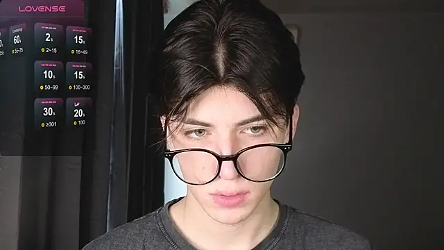 Oliver star boy  online show from 28, 11, 2025