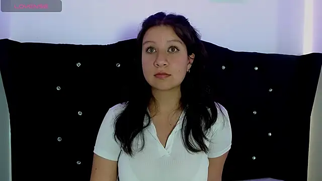 Snapshot of Chloe-love_ chatting on 27, 10, 2025 Chloe-love  online show from 27, 10, 2025