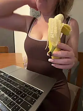 Snapshot of Kimmeow chatting on 27, 4, 2026 Kimmeow online show from 27, 4, 2026