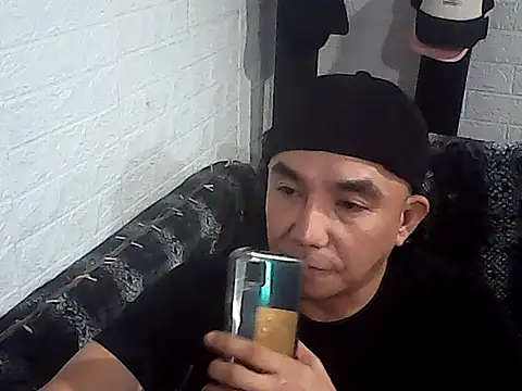 Snapshot of yourasiandesire69 chatting on 5, 12, 2025 yourasiandesire69 online show from 5, 12, 2025