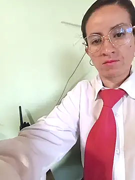 Snapshot of Valentina--1 chatting on 12, 11, 2025 Valentina--1 online show from 12, 11, 2025