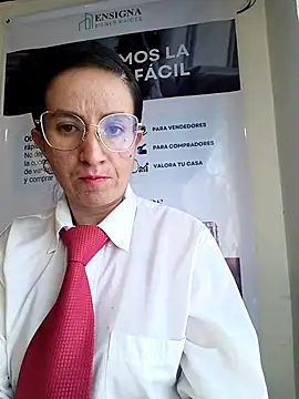 Snapshot of Valentina--1 chatting on 2, 12, 2025 Valentina--1 online show from 2, 12, 2025