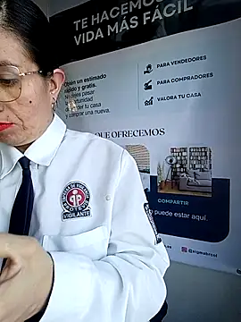 Snapshot of Valentina--1 chatting on 15, 12, 2025 Valentina--1 online show from 15, 12, 2025