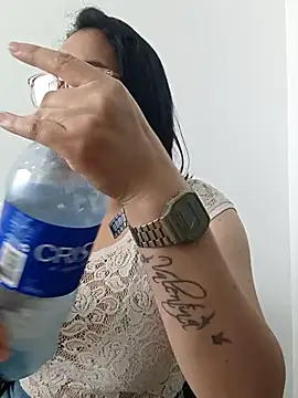 Caroline-17 online show from 4, 11, 2025