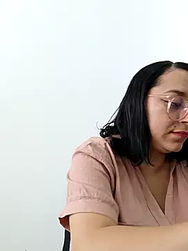 Caroline-17 online show from 7, 11, 2025