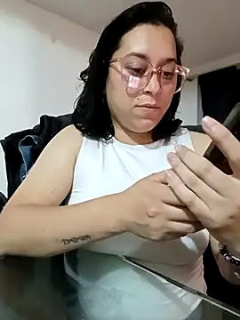 Caroline-17 online show from 16, 11, 2025