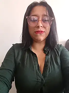 Caroline-17 online show from 22, 11, 2025