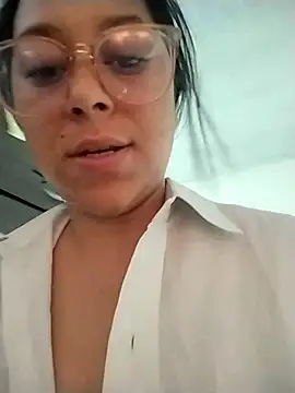 Caroline-17 online show from 19, 12, 2025