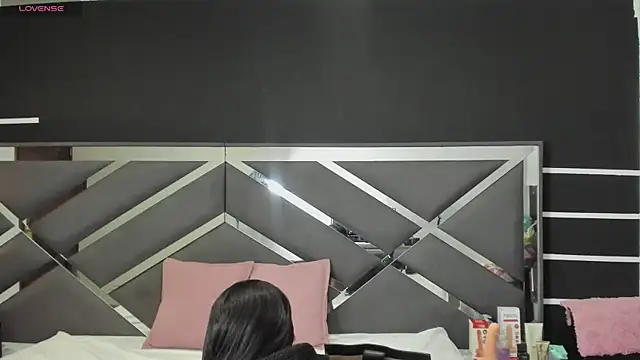 Snapshot of ScarlettParker chatting on 21, 11, 2025 ScarlettParker online show from 21, 11, 2025