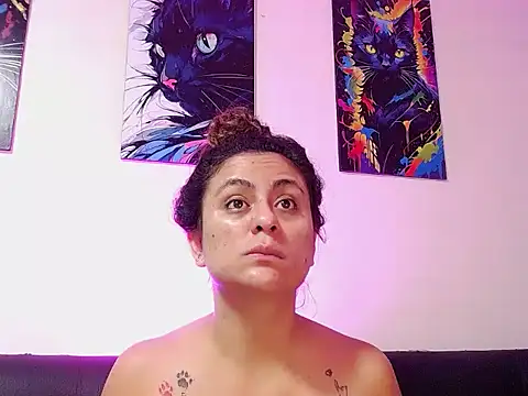 Snapshot of Caroline_Jons chatting on 14, 11, 2025 Caroline Jons online show from 14, 11, 2025