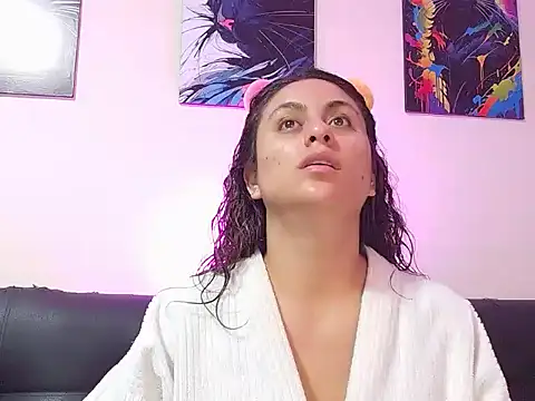 Snapshot of Caroline_Jons chatting on 19, 11, 2025 Caroline Jons online show from 19, 11, 2025