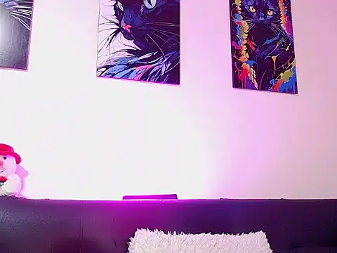 Snapshot of Caroline_Jons chatting on 1, 12, 2025 Caroline Jons online show from 1, 12, 2025