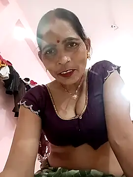 Snapshot of Indiangueen chatting on 28, 10, 2025 Indiangueen online show from 28, 10, 2025