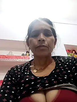Snapshot of Indiangueen chatting on 6, 11, 2025 Indiangueen online show from 6, 11, 2025