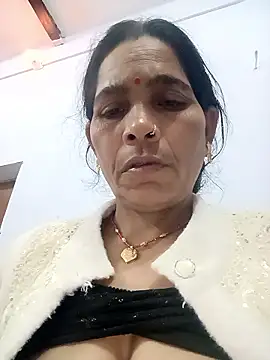 Snapshot of Indiangueen chatting on 10, 11, 2025 Indiangueen online show from 10, 11, 2025
