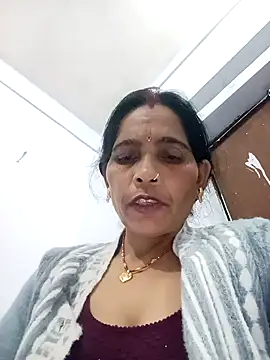 Snapshot of Indiangueen chatting on 12, 11, 2025 Indiangueen online show from 12, 11, 2025