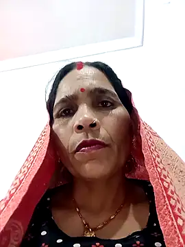 Snapshot of Indiangueen chatting on 28, 11, 2025 Indiangueen online show from 28, 11, 2025