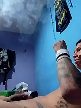 Snapshot of Ojitosbrrr chatting on 22, 11, 2025 Ojitosbrrr online show from 22, 11, 2025