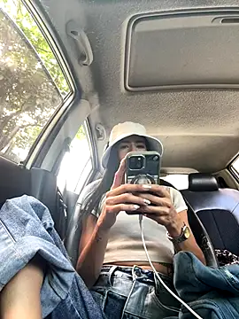 phenixpink22 online show from 6, 11, 2025