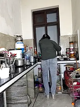 Snapshot of Heena-143 chatting on 3, 4, 2026 Heena-143 online show from 3, 4, 2026