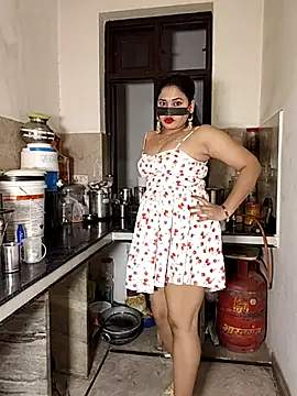 Snapshot of Heena-143 chatting on 10, 4, 2026 Heena-143 online show from 10, 4, 2026