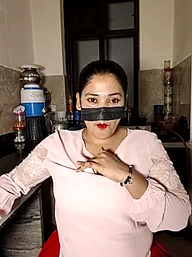 Snapshot of Heena-143 chatting on 23, 4, 2026 Heena-143 online show from 23, 4, 2026