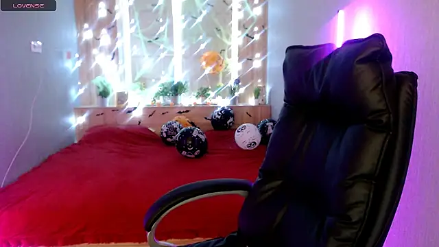 Sweet-n-Strong online show from 13, 11, 2025