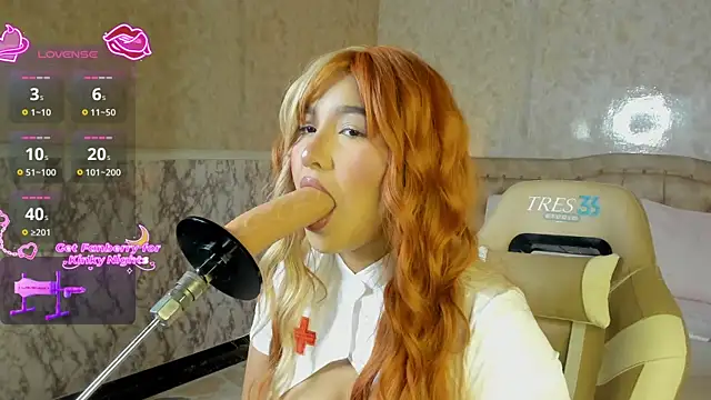 Snapshot of WhitneySweet chatting on 9, 11, 2025 WhitneySweet online show from 9, 11, 2025