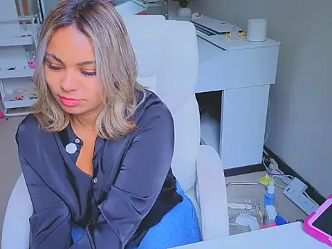 Snapshot of diosadeluniverso chatting on 18, 4, 2026 diosadeluniverso online show from 18, 4, 2026