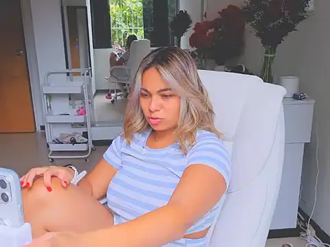 Snapshot of diosadeluniverso chatting on 25, 4, 2026 diosadeluniverso online show from 25, 4, 2026