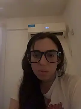 Snapshot of gigi333regi chatting on 16, 12, 2025 gigi333regi online show from 16, 12, 2025