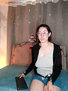 eva delight  online show from 17, 11, 2025