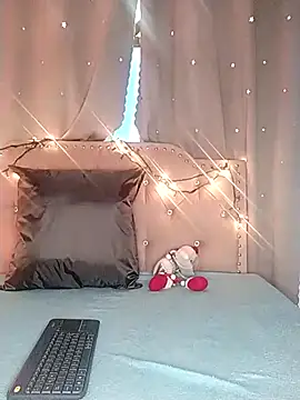 eva delight  online show from 18, 11, 2025