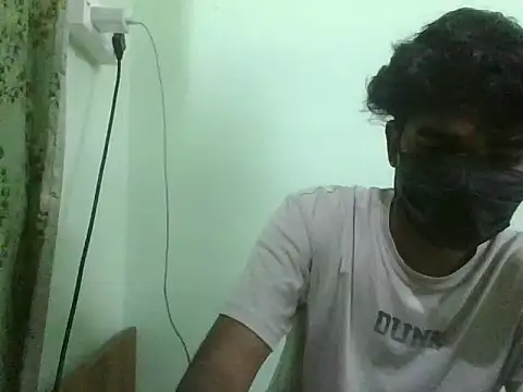 Snapshot of kriZ08 chatting on 13, 4, 2026 kriZ08 online show from 13, 4, 2026