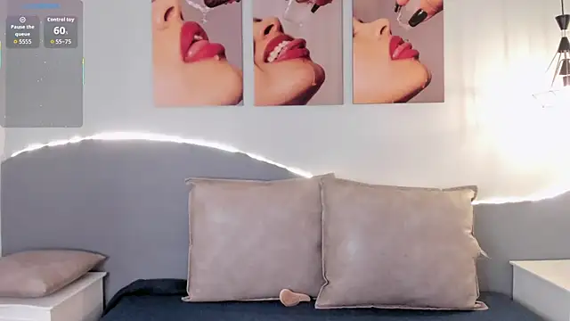 Snapshot of EmiliClarke chatting on 2, 4, 2026 EmiliClarke online show from 2, 4, 2026