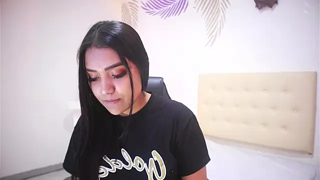 Snapshot of Isabelle_Lane chatting on 2, 12, 2025 Isabelle Lane online show from 2, 12, 2025