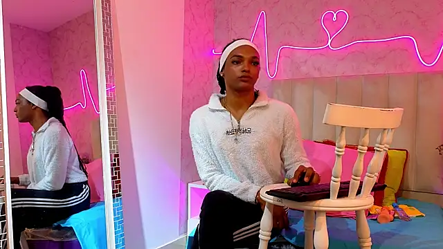 Snapshot of Kardy_Castle7 chatting on 3, 12, 2025 Kardy Castle7 online show from 3, 12, 2025