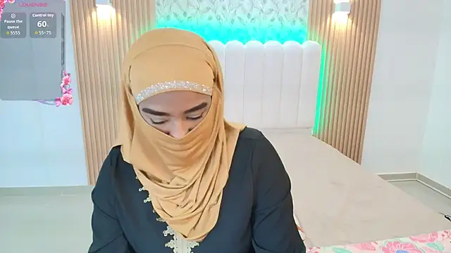 Snapshot of Lina_arabiann chatting on 25, 11, 2025 Lina arabiann online show from 25, 11, 2025