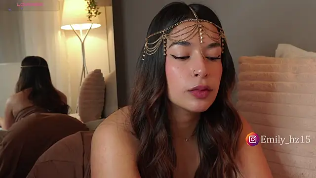 Snapshot of Missemily_11 chatting on 4, 4, 2026 Missemily 11 online show from 4, 4, 2026