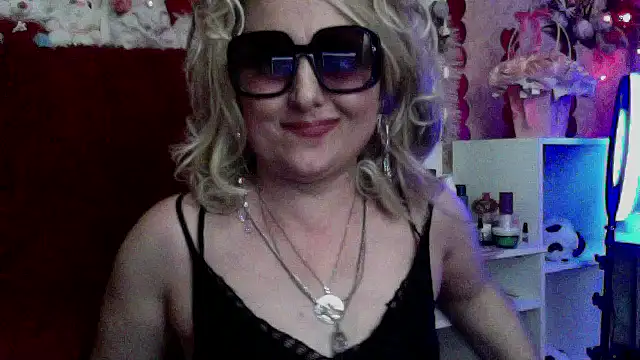 Snapshot of xHot_Amazonq chatting on 26, 3, 2026 xHot Amazonq online show from 26, 3, 2026