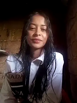 Snapshot of Tinaa18Love chatting on 24, 11, 2025 Tinaa18Love online show from 24, 11, 2025